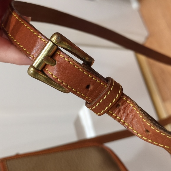 Dooney & Bourke Vintage Tan All Weather Leather Crossbody Purse Bag CALLOUTS - Picture 8 of 14